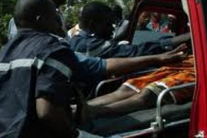Un véhicule, revenant d’un enterrement, se renverse : Un mort et plusieurs blessés graves