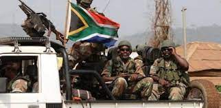 Afrique du Sud: des hommes armés tuent 8 personnes lors d’une fête d’anniversaire