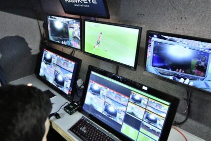 L’arbitre VAR de PSG-Newcastle sanctionné par l’UEFA